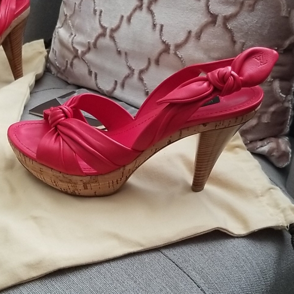 AUTHENTIC Louis Vuitton Coral Leather Heels - Picture 2 of 8